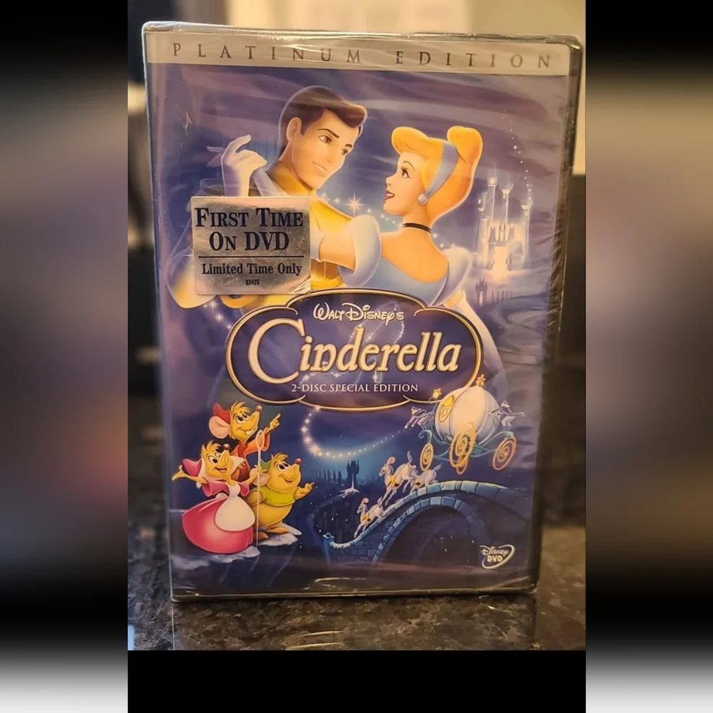 Disney's Cinderella - Platinum 2-Disc Special Edition - Collectors DVD Gift - Picture 6 of 6